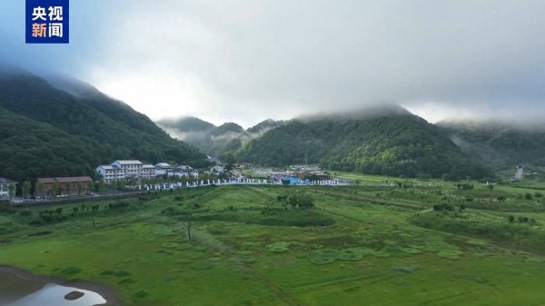 通联随配 高温“烤”验催热“清凉经济” 避暑秘境+防晒科技走俏